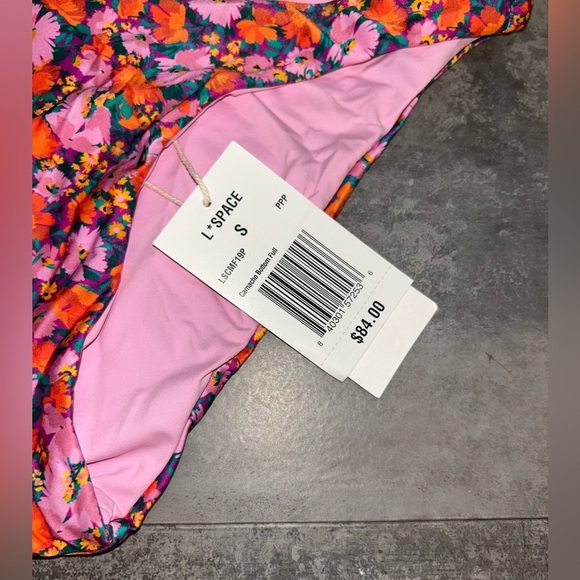 L*Space Camacho Full Bikini Swim Bottom
New with tags
Size: S - Picture 4 of 6